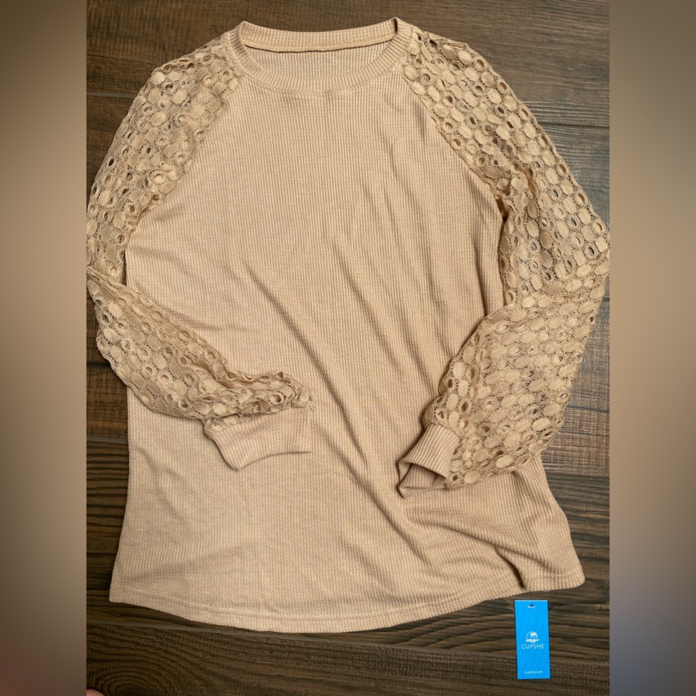 NWT Beige Lace Sleeves Top